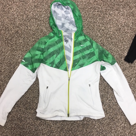 Nike Tops - Women’s Nike running jacket